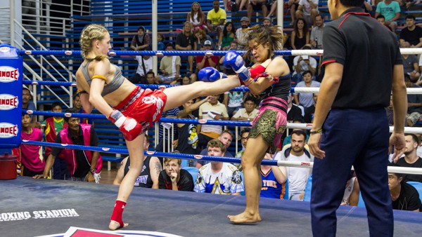 16 year old Dakota Ditcheva impresses with a KO in her Thai debut